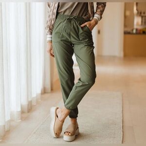 ALBION EVERYWHERE JOGGERS In Sage Size Small‎ NWOT